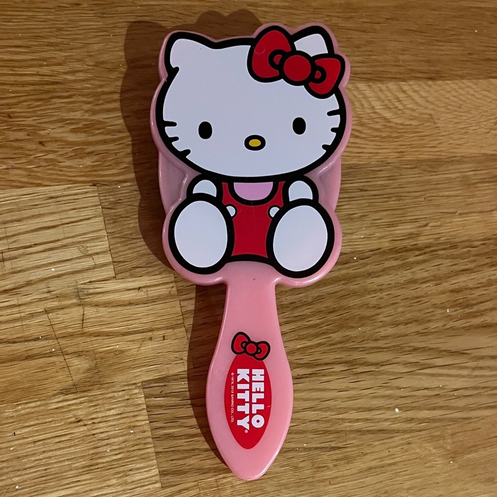 Hello Kitty Brush
